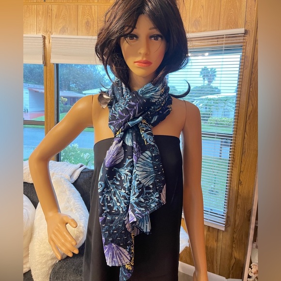 J JASÓN WU Printed Clíp Dot Scarf In Marine Blue - Picture 8 of 12